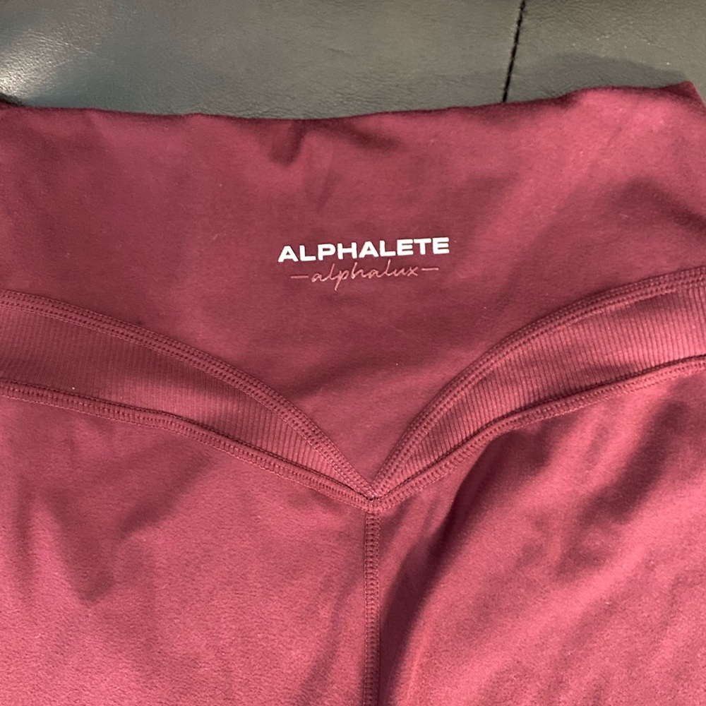 Alphalete alphalux harmony leggings in maroon!